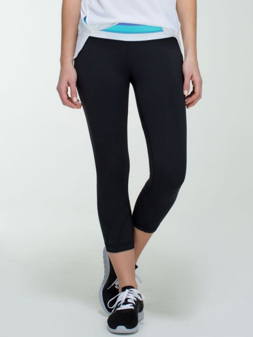 Lululemon Black Women's Cropped Active Leggings NWT